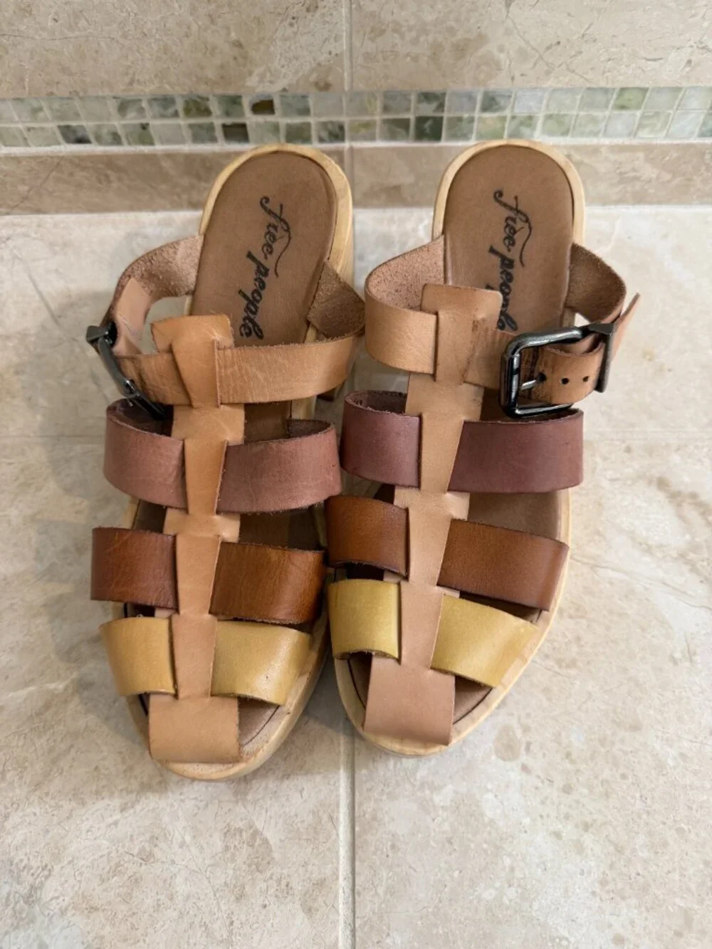 Free People Bellevue Clogs Wood Platform Shoes Sandals Size 38 / 7.5-8